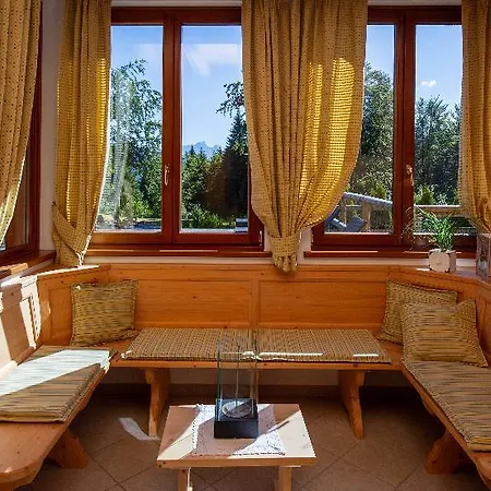 Giasenei Hotel Sagron Mis