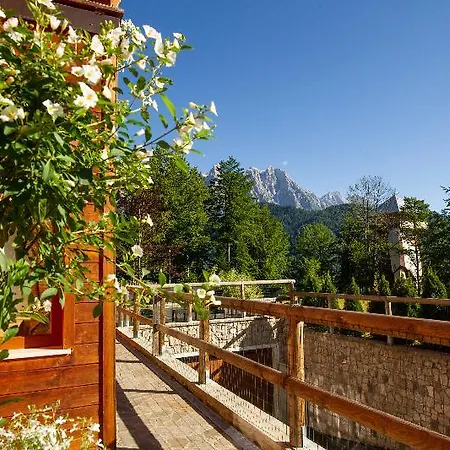 Hotel Giasenei 3*